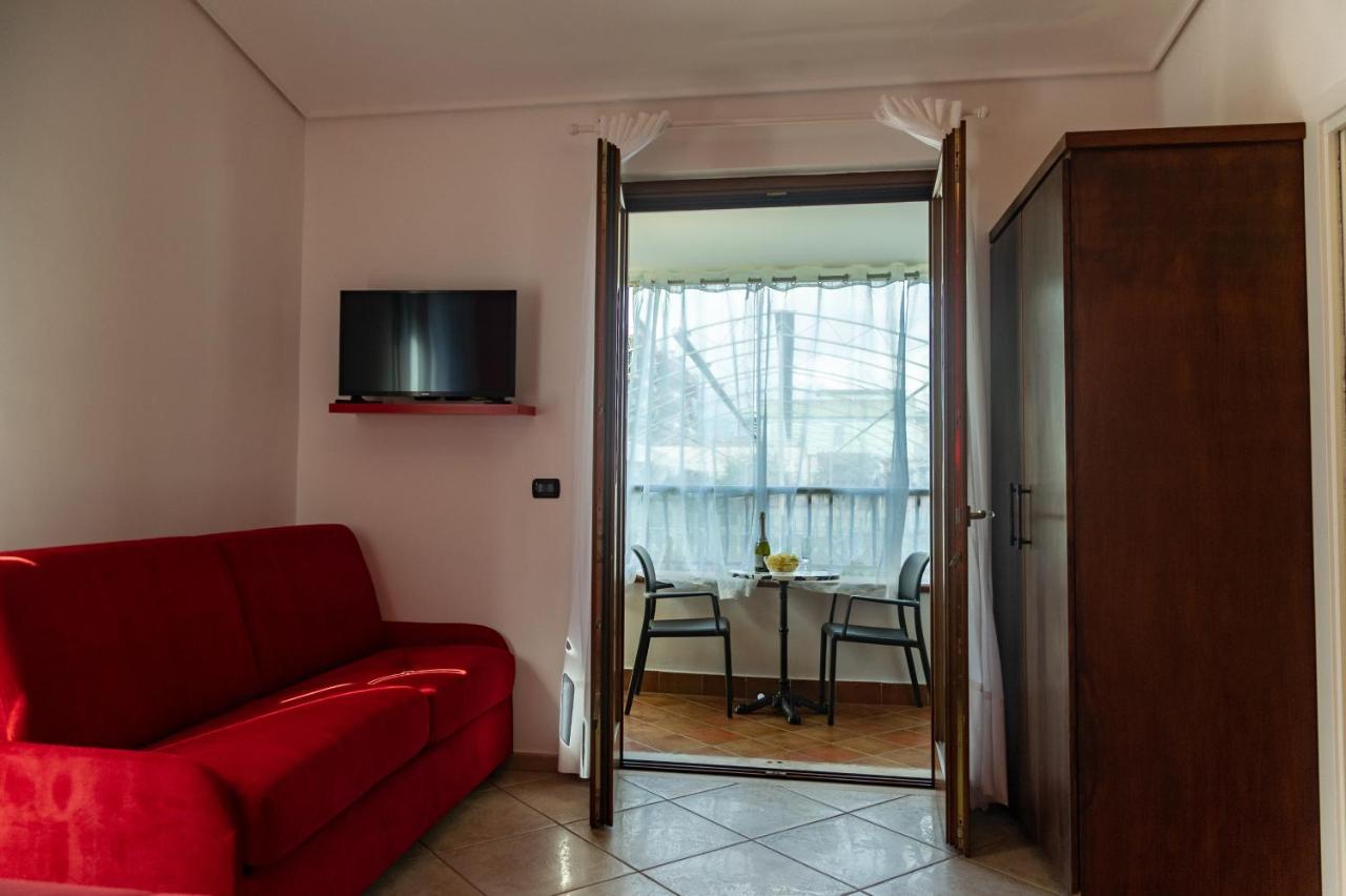 Ohana Bed And Breakfast กาสเตลลัมมาเร ดิ สตาเบีย ภายนอก รูปภาพ