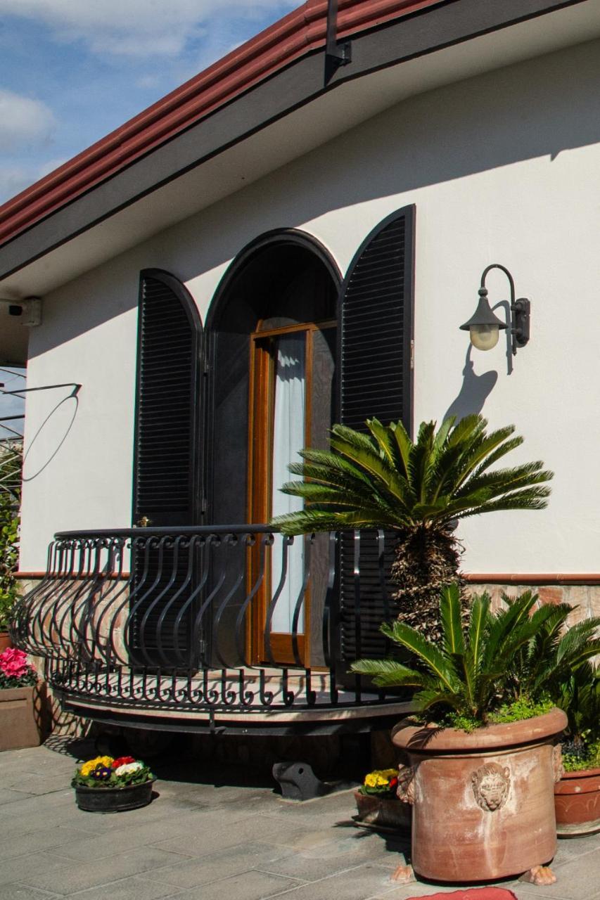 Ohana Bed And Breakfast กาสเตลลัมมาเร ดิ สตาเบีย ภายนอก รูปภาพ